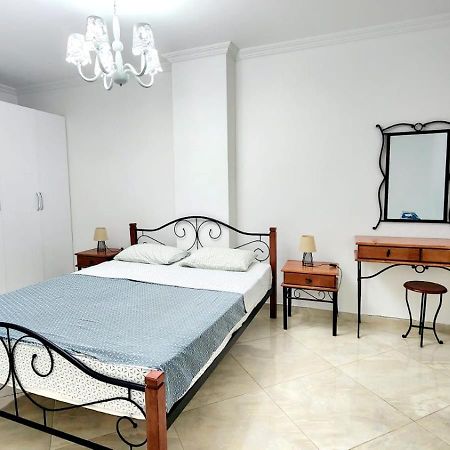 Paradise Apartment Batumi Exterior foto